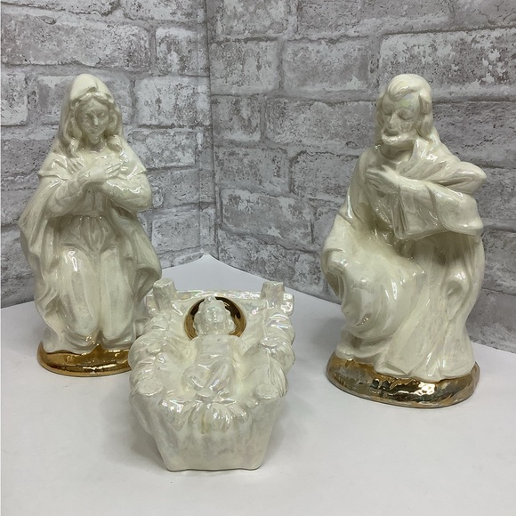 Vintage Nativity Iridescent Pearl 22kt Gold Accents Ceramic Mary Joseph Jesus